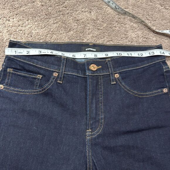 Express skyscraper denim! Soft! Size 6 short length like new - Picture 7 of 8